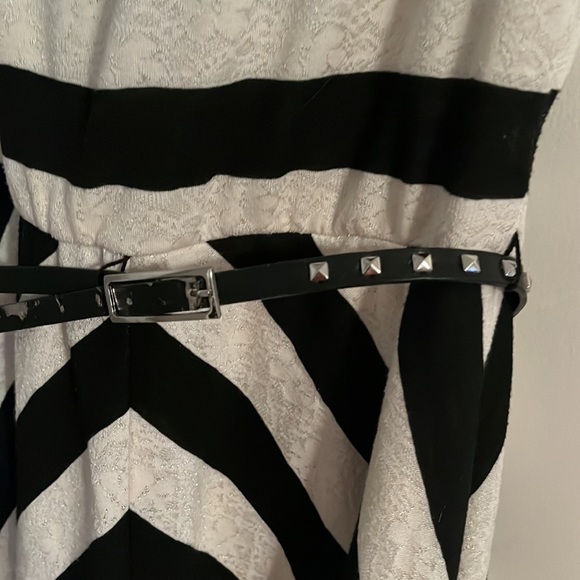 Cute Black and White dress - Picture 3 of 6